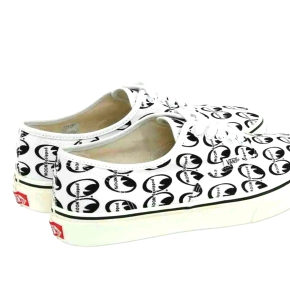 VANS X MOONEYES AUTHENTIC MQQN Equipped Sneakers White 2018 Japan Xmas Party ltd - Picture 6 of 7